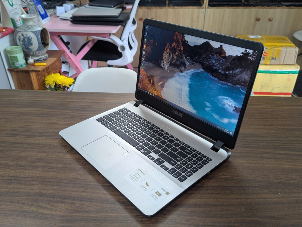 Cửa Hàng Laptop Cũ Thuận An