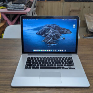 Alternative view of Macbook Pro 2013 15inch 2K