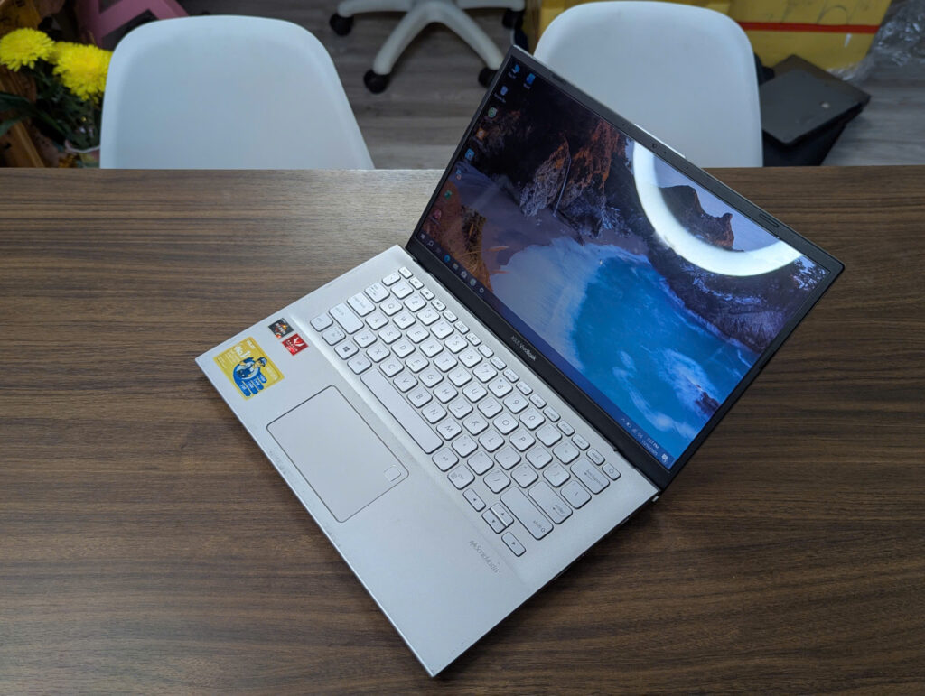 Cửa Hàng Laptop Gần Đây