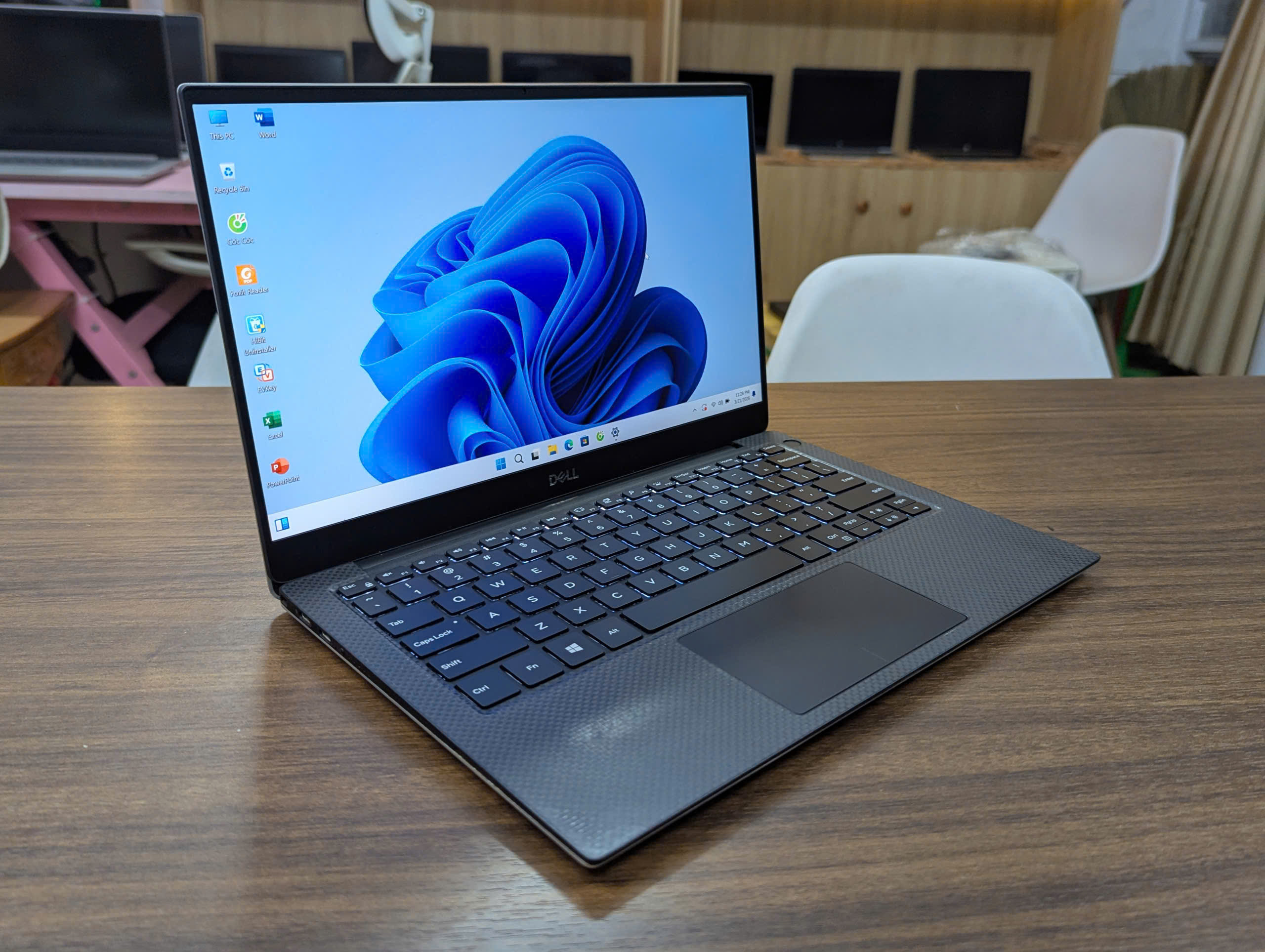 LAPTOP CAO CẤP DELL XPS 13 9305 CARBON