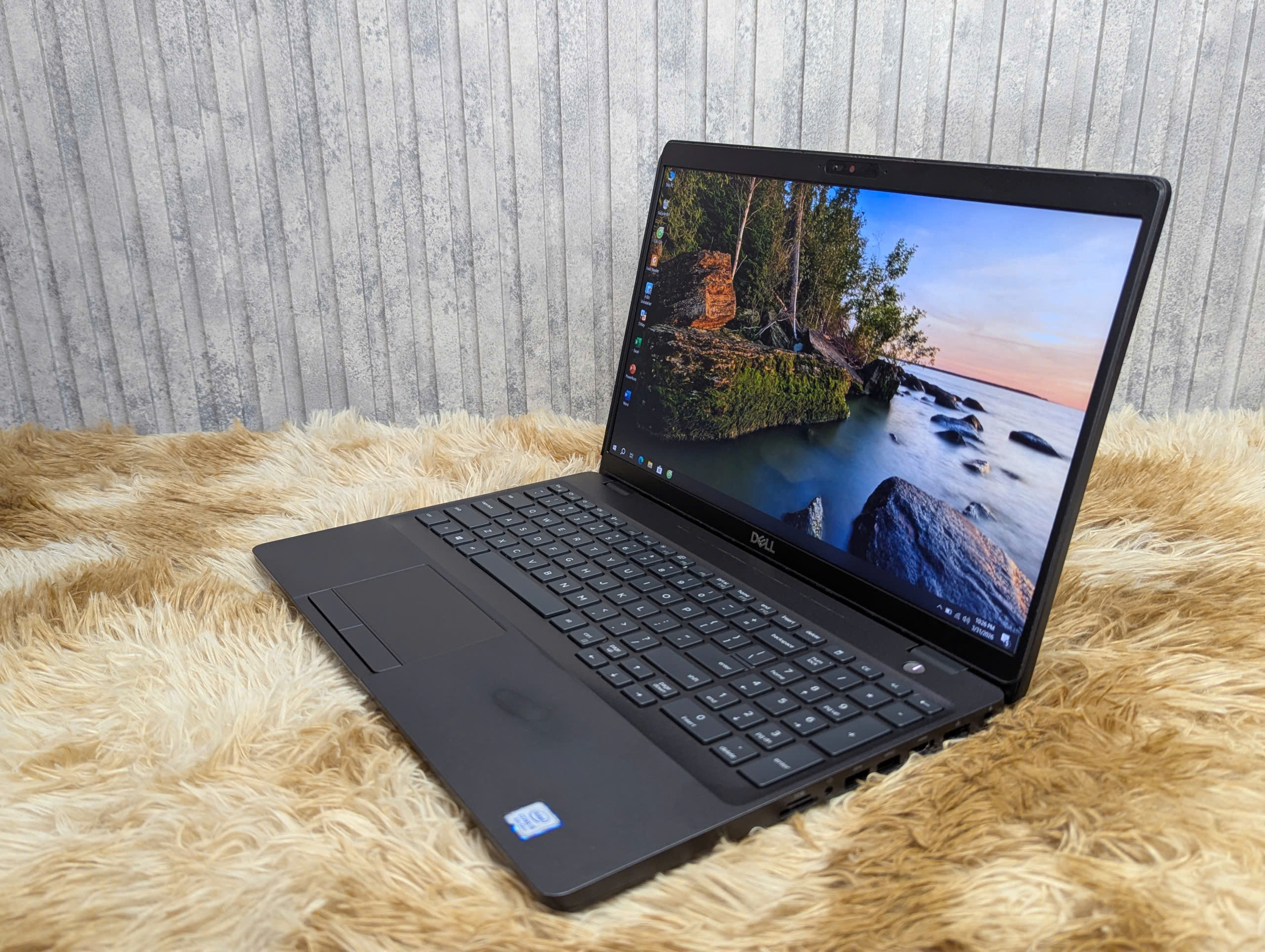 Dell latitude 5500 - Mẫu Laptop Văn Phòng Bền Bỉ - Ảnh 3