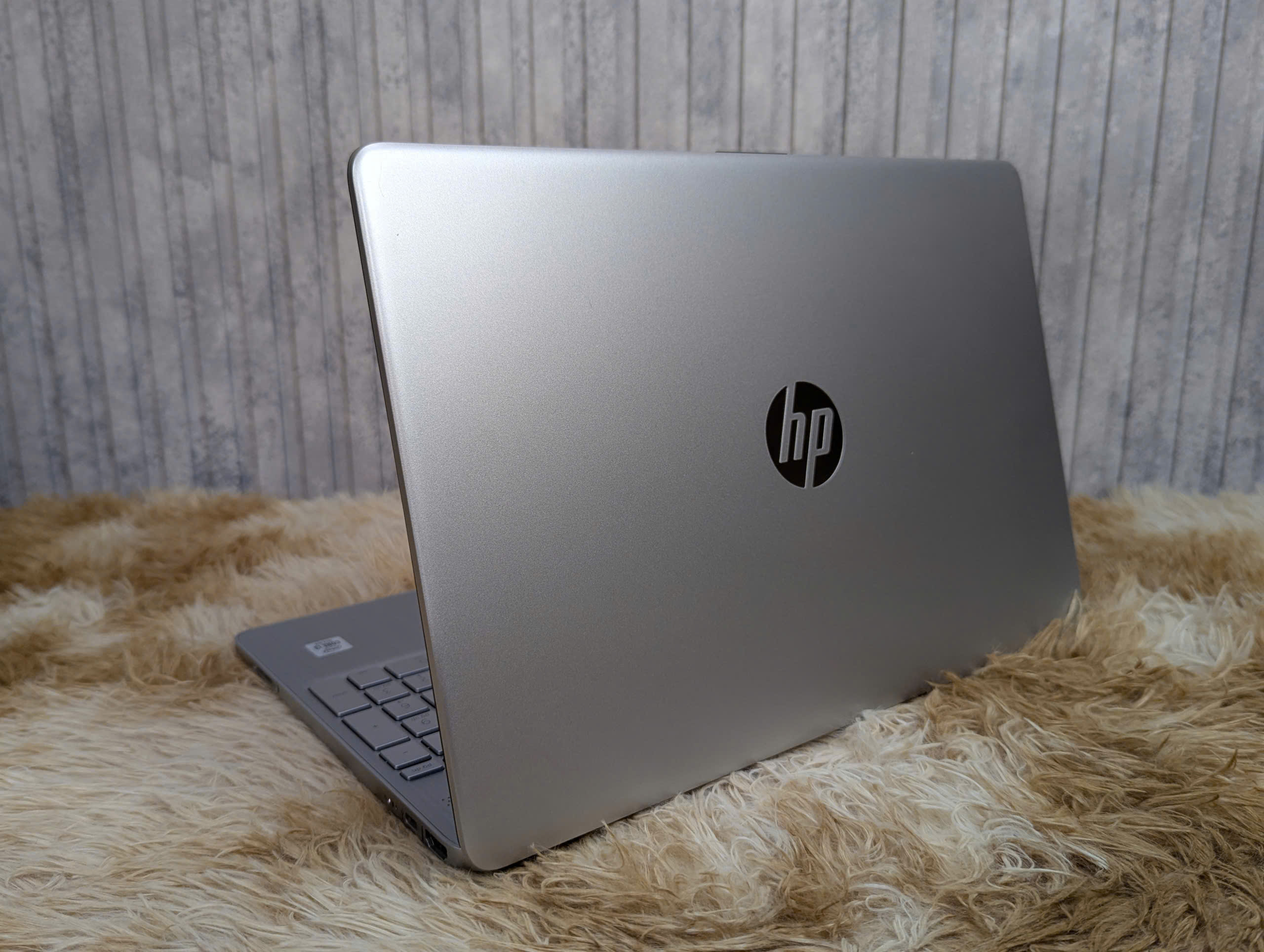 Mẫu Laptop Văn Phòng Thời Trang HP 15s-FQ