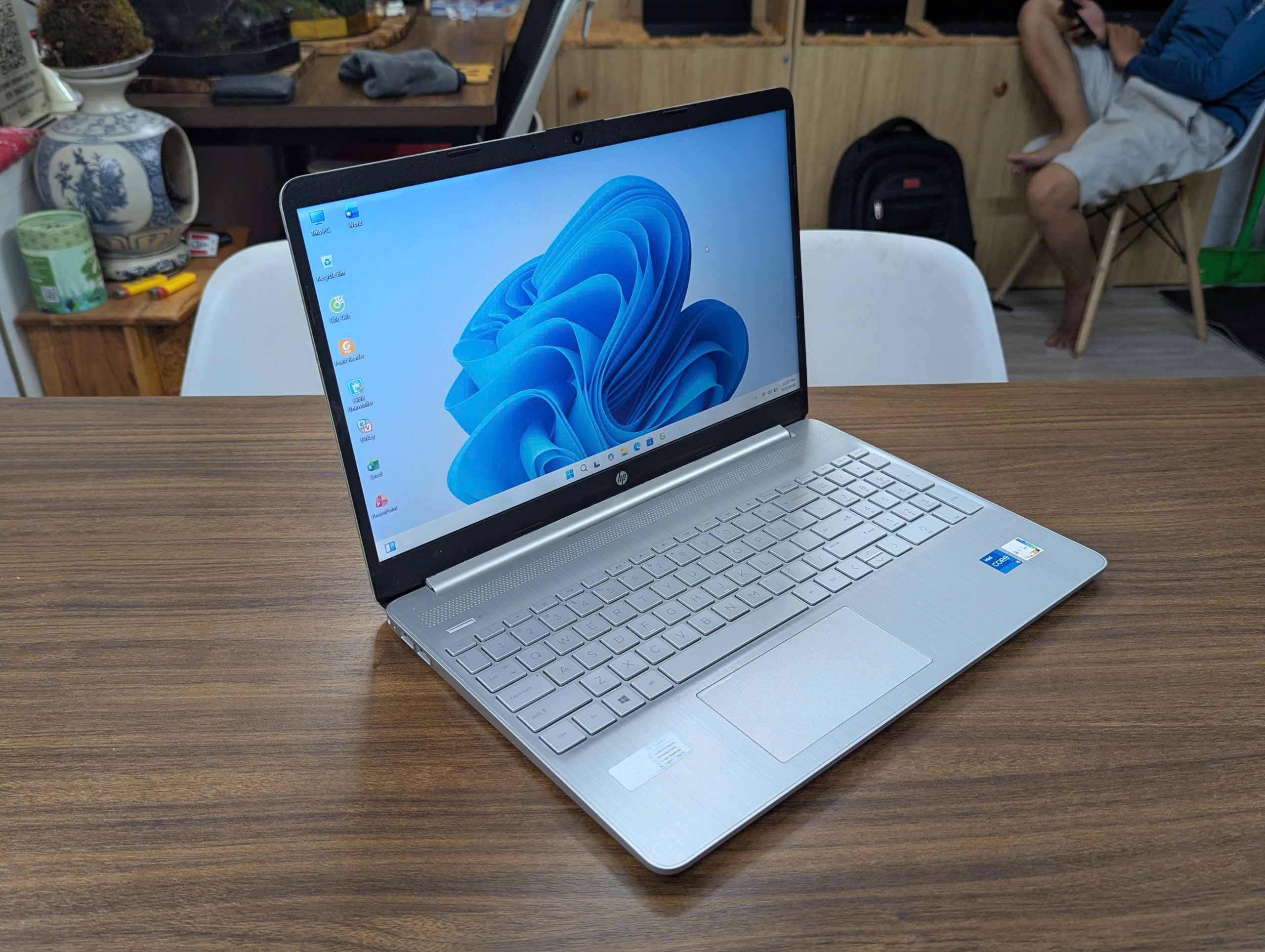 🔰 Mẫu Laptop Thời Trang HP 15-FQ - Ảnh 4