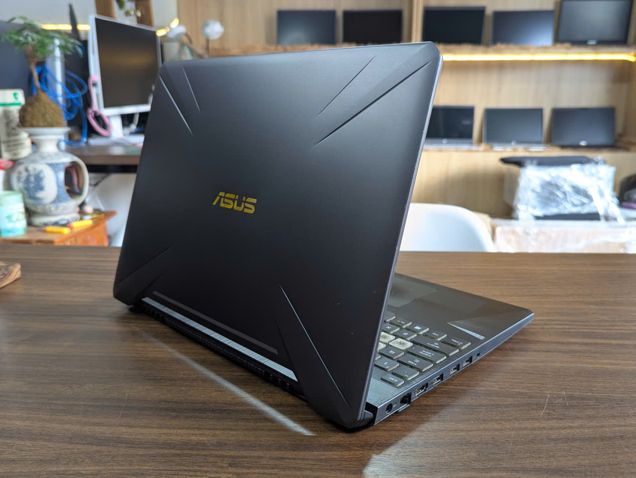 ASUS TUF GAMING FX505DT RYZEN 7 3750H