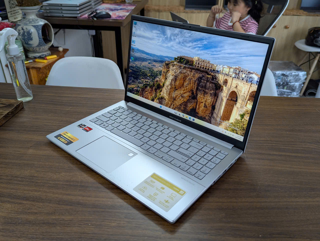 💥 ASUS VIVOBOOK GO 15 E1504FA – ULTRABOOK ĐỜI MỚI,RYZEN 5 7520U/RAM 16GB DDR5 - Ảnh 3