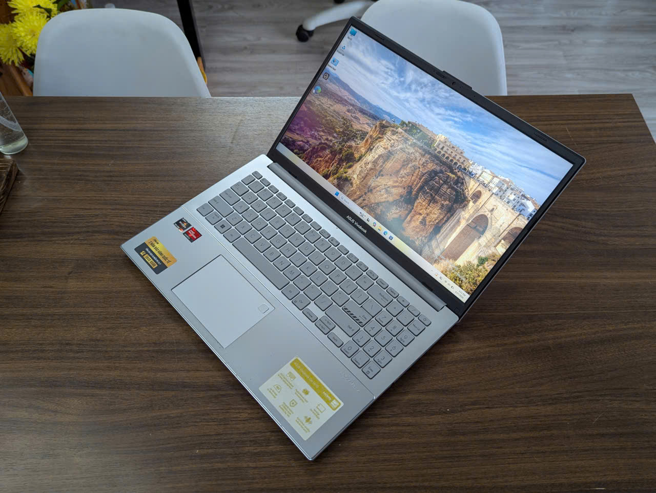 💥 ASUS VIVOBOOK GO 15 E1504FA – ULTRABOOK ĐỜI MỚI,RYZEN 5 7520U/RAM 16GB DDR5 - Ảnh 6
