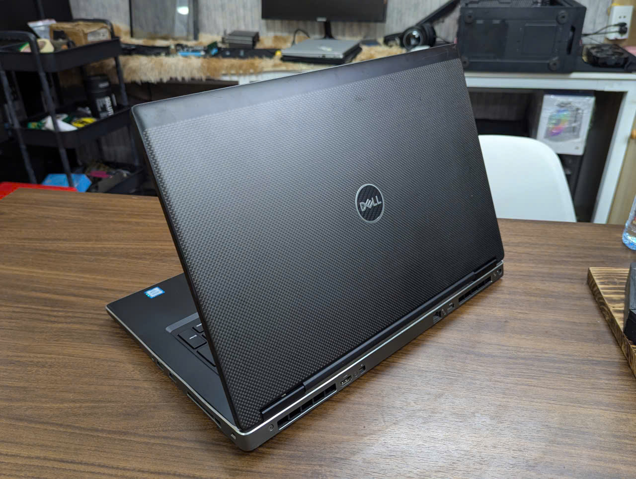 💥 KHỦNG LONG MÁY TRẠM 17.3": DELL PRECISION 7730 – XEON + RAM 32GB + QUADRO P4200 8GB (13Tr)